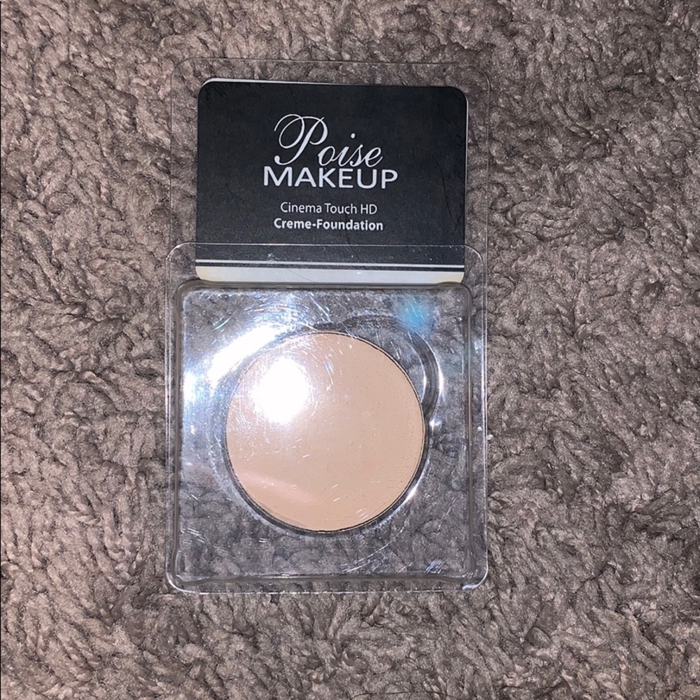 Makeup - Picture 2 of 5